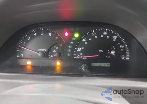 2004 Toyota Camry Le z USA, uszkodzony, nr VIN 4T1BE32K44U881807